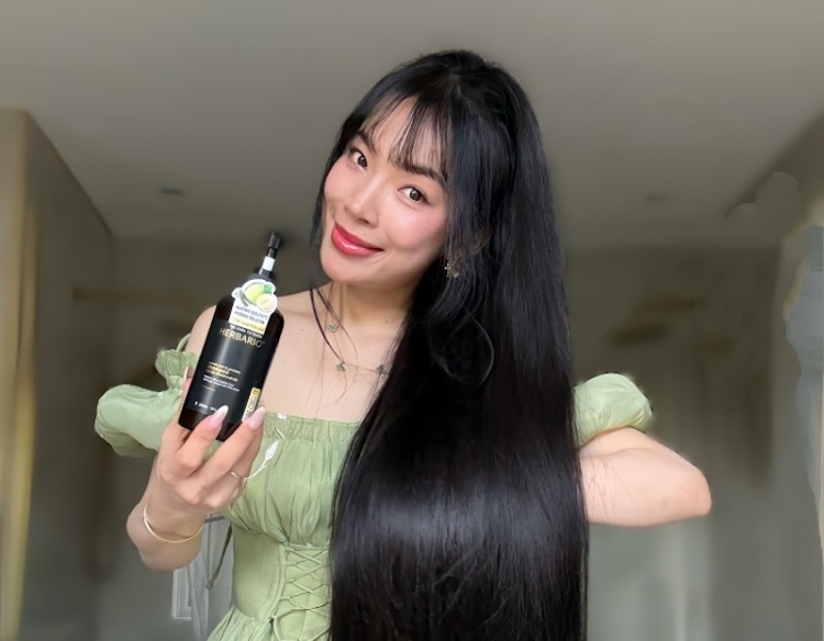 happi phạm và dầu gội herbario Happi Pham va dau goi herbario