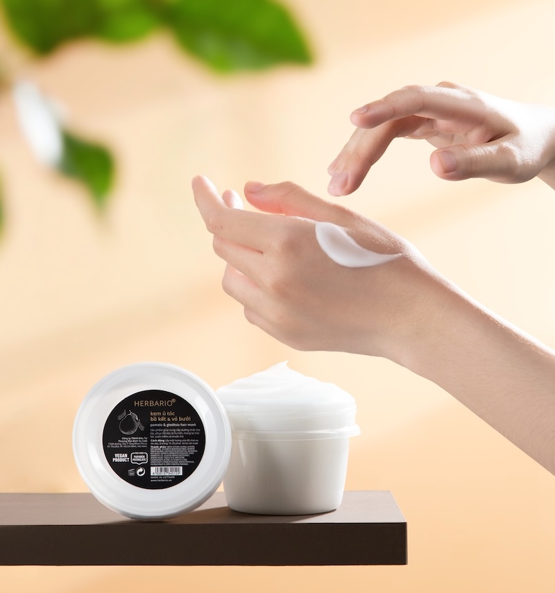 kem u toc vo buoi bo ket herbario