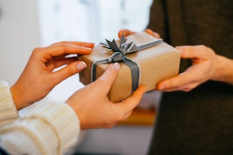 quà tặng nhân viên ngày 20-10 qua tang nhan vien ngay 20-10