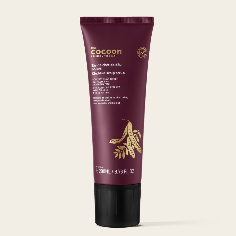 Cách dùng Tẩy da chết da đầu bồ kết Cocoon tay da chet da dau bo ket cocoon